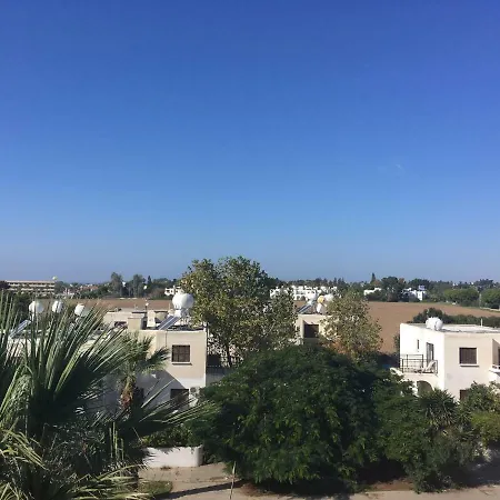 Апартаменты 106 Danae Gardens